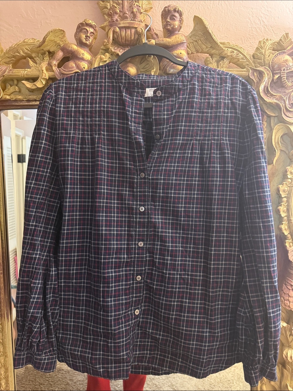 Women’s button down plaid